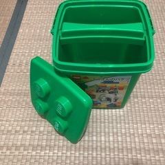 レゴのバケツ(バケツのみ)の画像