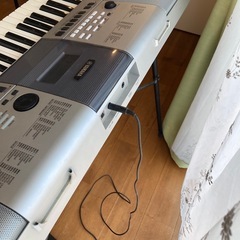 YAMAHAキーボード（PSR E413）の画像