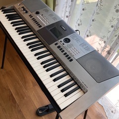 YAMAHAキーボード（PSR E413）の画像