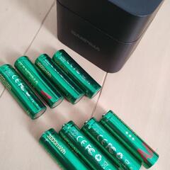 ♪新品・未使用/1.5V充電池8本+充電器♪の画像