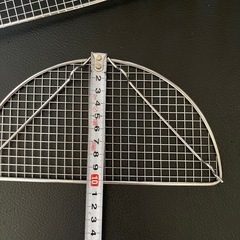 金属製 半円形 網目状パーツ 2枚セットの画像