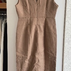 茶色ワンピース②の画像