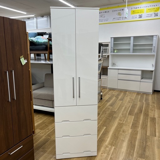 ニトリ ワードローブ ホワイト２枚扉　 のご紹介です！