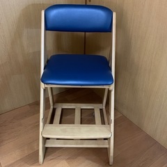 小学生用椅子の画像
