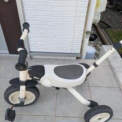 補助ハンドル付き三輪車の画像