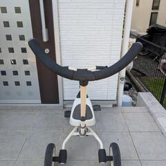 補助ハンドル付き三輪車の画像