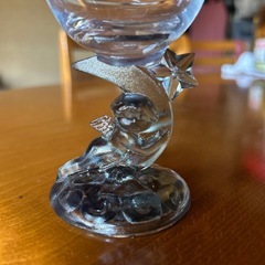 天使モチーフのワイングラスの画像