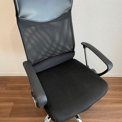 オフィスチェア/メッシュ素材で通気性抜群！
