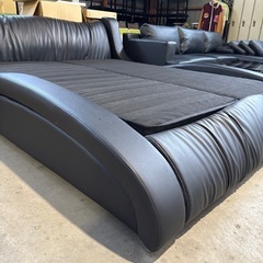 美品 ブラック クイーンサイズベッド おすすめ！大型ベッドの画像