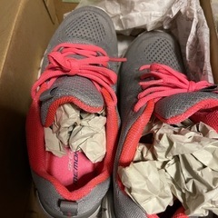SKECHERS ウォーキングスニーカーの画像