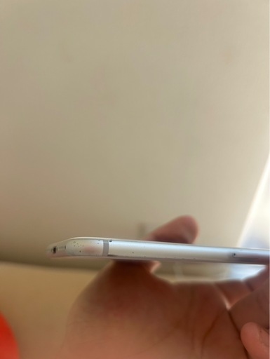 SIMフリーiPhone8 64Gバイト本日限定早い者勝ち！