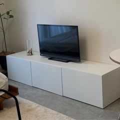 テレビボードの画像