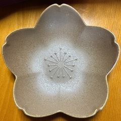桜型の和皿の画像