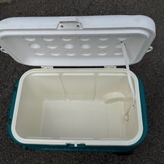  igloo(イグルー) クーラーボックス ハンドル・キャスター付き 50L 【中古】 の画像