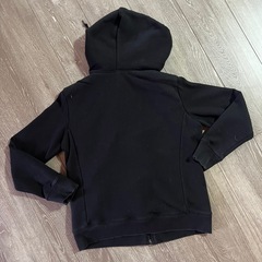 ユニクロ パーカーの画像