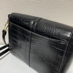 AYA × しまむらコラボ ショルダーバッグ クロコ型押し ブラックの画像