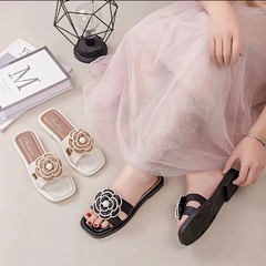 フローラルスリッパの画像