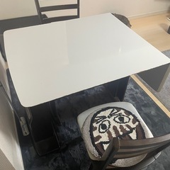 ダイニングテーブル&チェアの画像