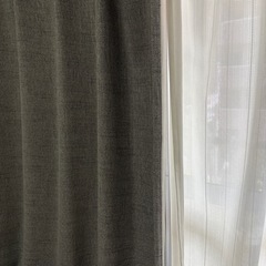 ニトリ　グレーの遮光遮熱カーテンの画像