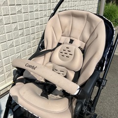 combiベビーカーの画像