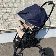 combiベビーカーの画像