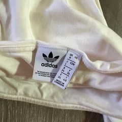 adidasの画像