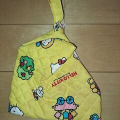 キティちゃんポーチの画像