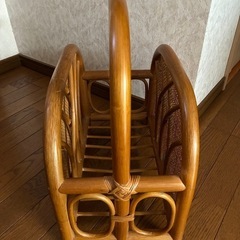 ラタン　マガジンラック の画像