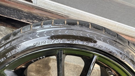 225/45ZR18ホイル4本