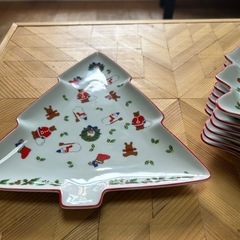 クリスマス柄のお皿セットの画像