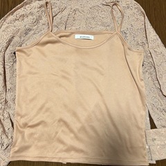レースブラウスの画像
