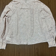 レースブラウスの画像