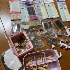 すみっこぐらし鏡付き入れ物　 クロミちゃんポーチ　
ヘアピン　マ...