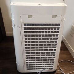 美品！SHARP製空気清浄機KC-J50-W 　2022年製の画像