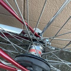 リサイクルショップどりーむ荒田店　No414 自転車　シティサイクル　２６インチ　キレイな赤♪　ギア内装三段切り替え付き♪　LEDオートライト付き♪　状態良好♪の画像