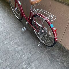 リサイクルショップどりーむ荒田店　No414 自転車　シティサイクル　２６インチ　キレイな赤♪　ギア内装三段切り替え付き♪　LEDオートライト付き♪　状態良好♪の画像