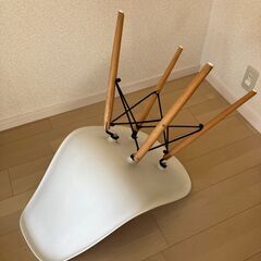 【消毒済み】イームズチェア風 おしゃれダイニングチェア（白×木製脚）北欧風インテリアにの画像