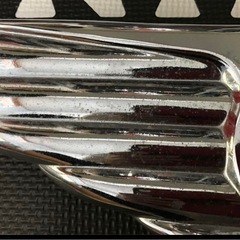 日野自動車エンブレムスチール製品の画像