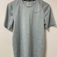 ナイキ　トレーニングウェアセットの画像