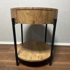 【美品】木製 丸型サイドテーブルの画像