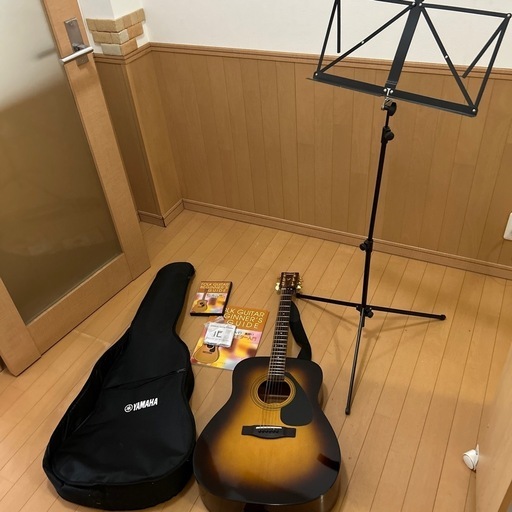 ヤマハフォークギター　譜面台付き