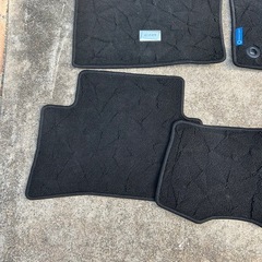 C-HR純正フロアマットの画像