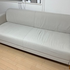【受付終了】IKEA3人がけソファ【無料】【購入2ヶ月目】の画像