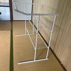 押し入れハンガーラックの画像