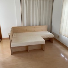 三人掛けソファーの画像