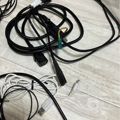 家の中であちこちに束ねてあったケーブル類です。の画像