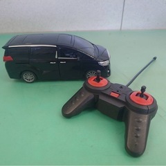 ● トヨタ アルファード ラジコンカー RC ブラック ライト点...