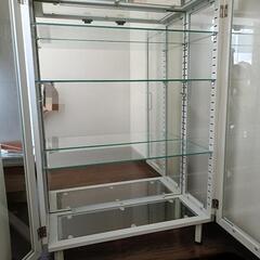 ガラス　棚　飾り棚の画像