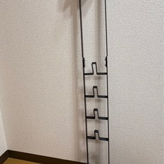 【ジャンク品】　スタンド付き　ダイソン Dyson Cyclone V10 Fluffy 掃除機 コードレス掃除機 dyson SV12 FF LFの画像