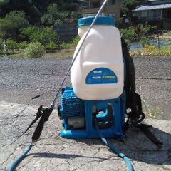 背負い式 動噴　噴霧器　人気の丸山製　実働　コンパクトですが 20Lタンク！！の画像